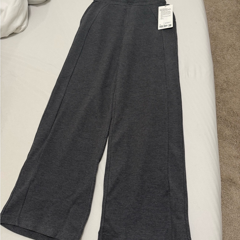 Scuba mid rise wide leg pant. Lululemon